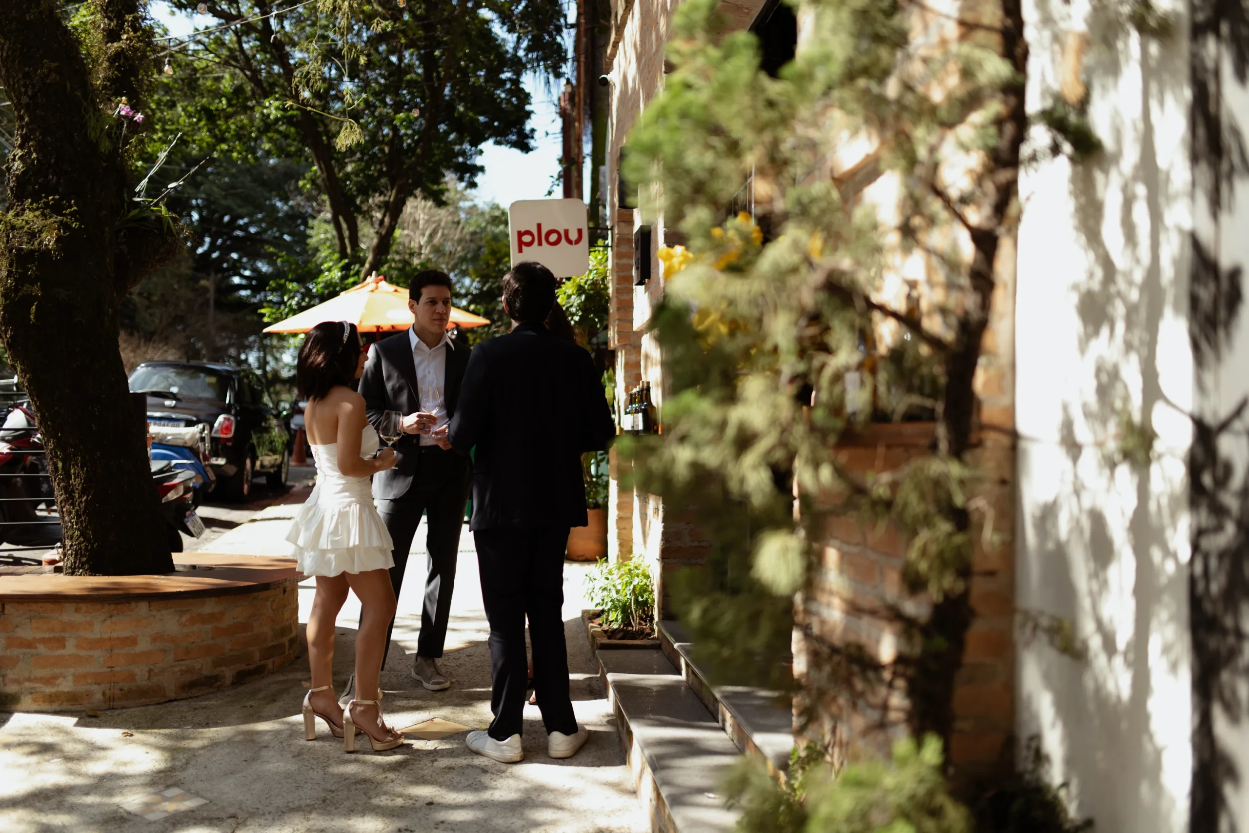 Fotografia Espontânea de Casamento: Quando os Noivos Esquecem que Estão Sendo Fotografados